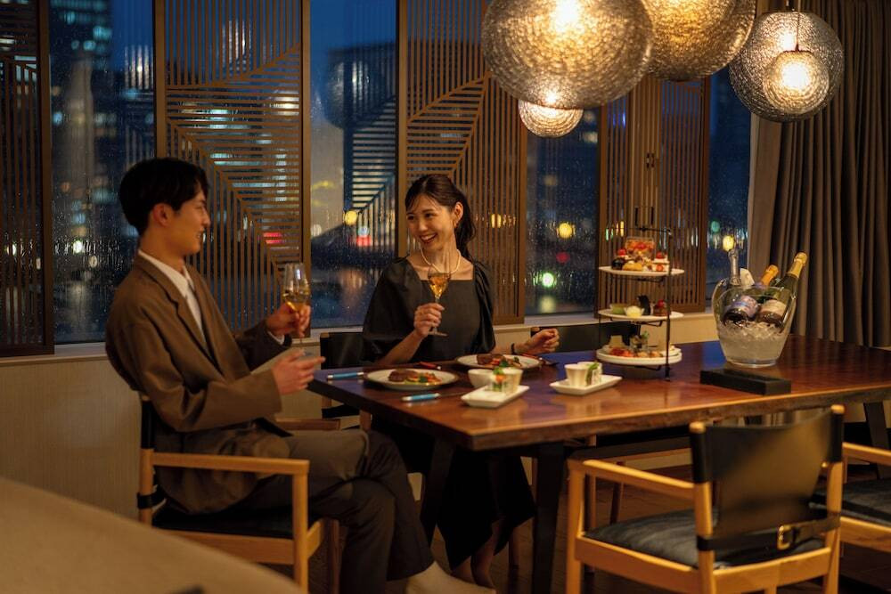 客室内のダイニングエリア