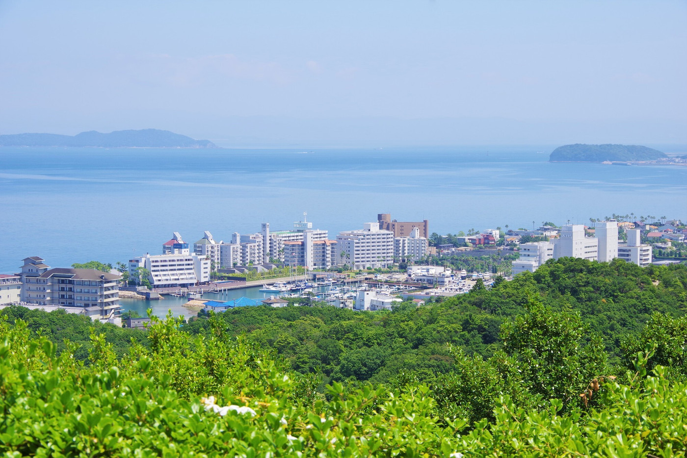 兵庫県淡路島　洲本八景　三熊山からサントピアマリーナを展望