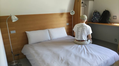 普通サイズのダブルベッドはちょっと狭かったな~