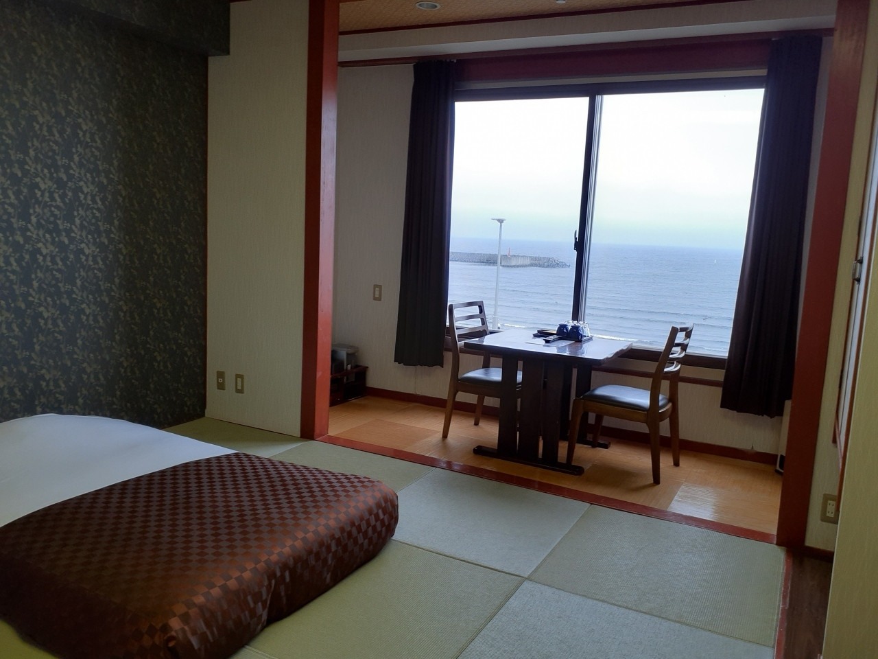 朝の焼きたてパンが名物の、オーシャンフロントの宿3925456