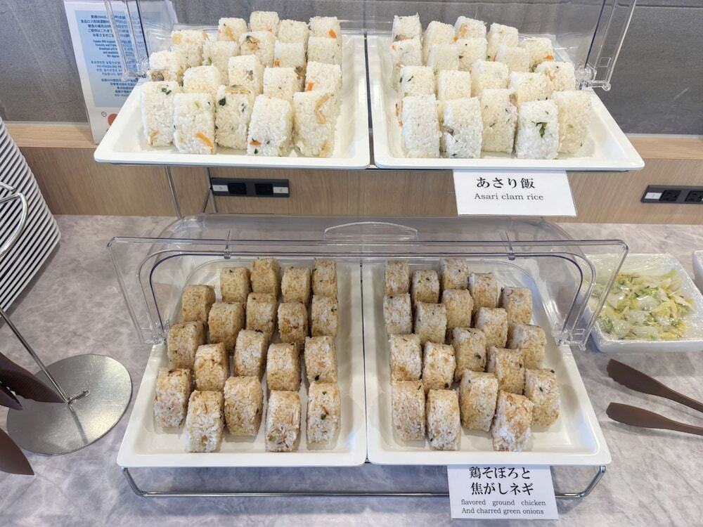 朝食