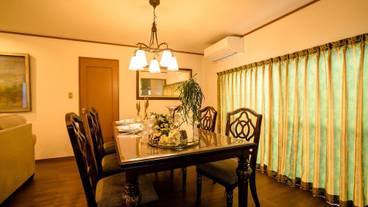 客室内のダイニングエリア / 33