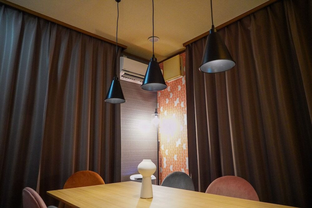 客室内のダイニングエリア