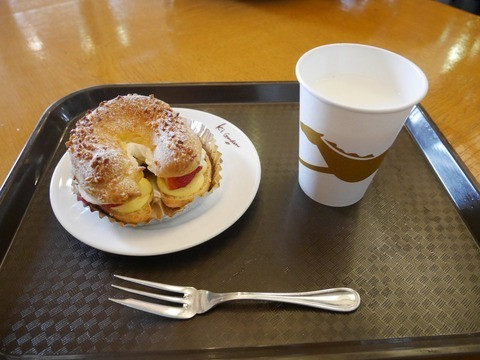 シュークリームとドリンク / 5