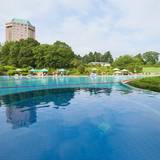 リソルの森・プールとホテル棟 / 1