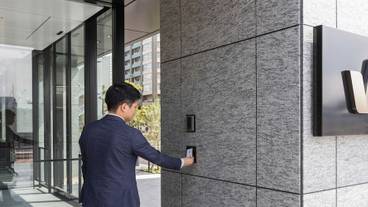 施設の入り口 / 12