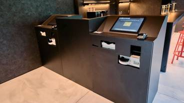 チェックイン / チェックアウト キオスク / 1