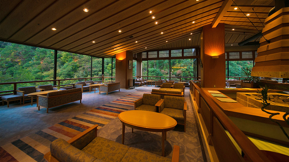 渓谷美と源泉かけ流しの温泉を堪能3529761