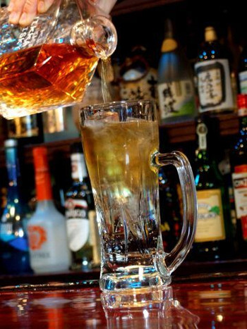 「東加古川駅前 飲み放題貸切会場 ALUMNI 同窓会専門店」料理 807374 【普段使いには！】ハイボールを含む飲み放題は1時間女性1050円、男性1575円と破格！会社帰りや宴会後の二次会等お気軽にご利用下さい♪