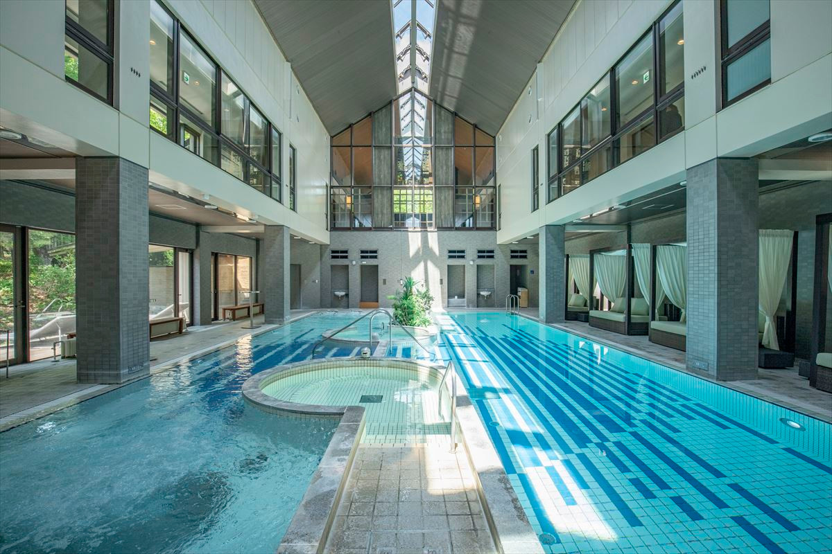 高原のホテルの贅沢なオールインクルーシブ3462648