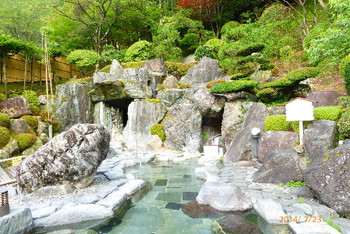 南信州最大級の露天風呂でくつろぐ3567219