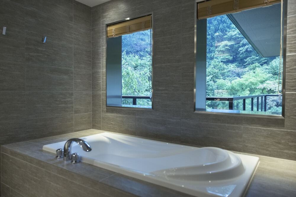 ジュニアスイートガーデンツインルーム バスルーム