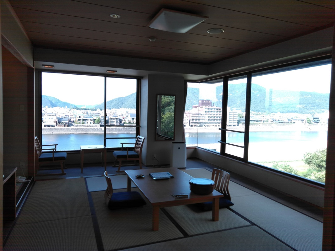 リバー＆キャッスルビューの10畳和室です。