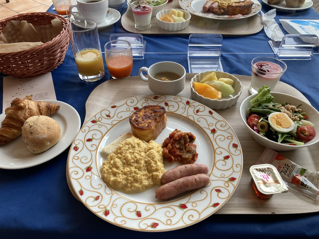朝食はセットメニューでした。