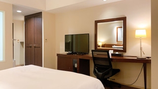 プレミアム ルーム キングベッド 1 台 (High Floor)