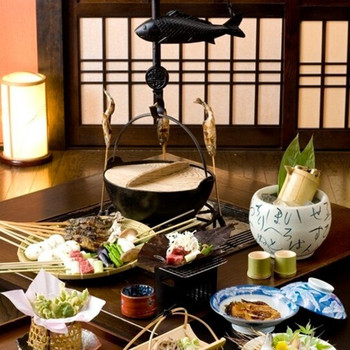 囲炉裏を囲んでくつろげる居心地のいい湯宿3651004