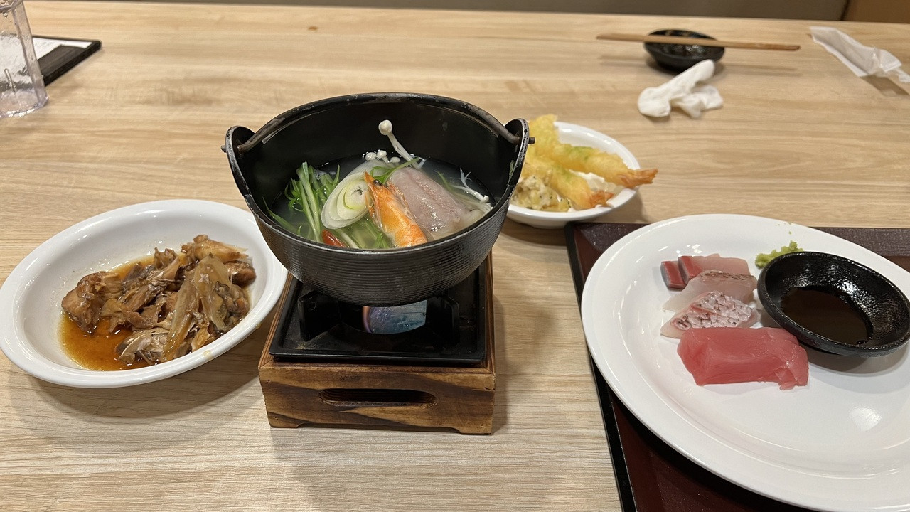 鯛のあら煮や一人鍋もあります。