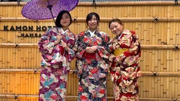 施設の入り口 / 12