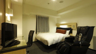 プレミアム ルーム クイーンベッド 1 台 喫煙可