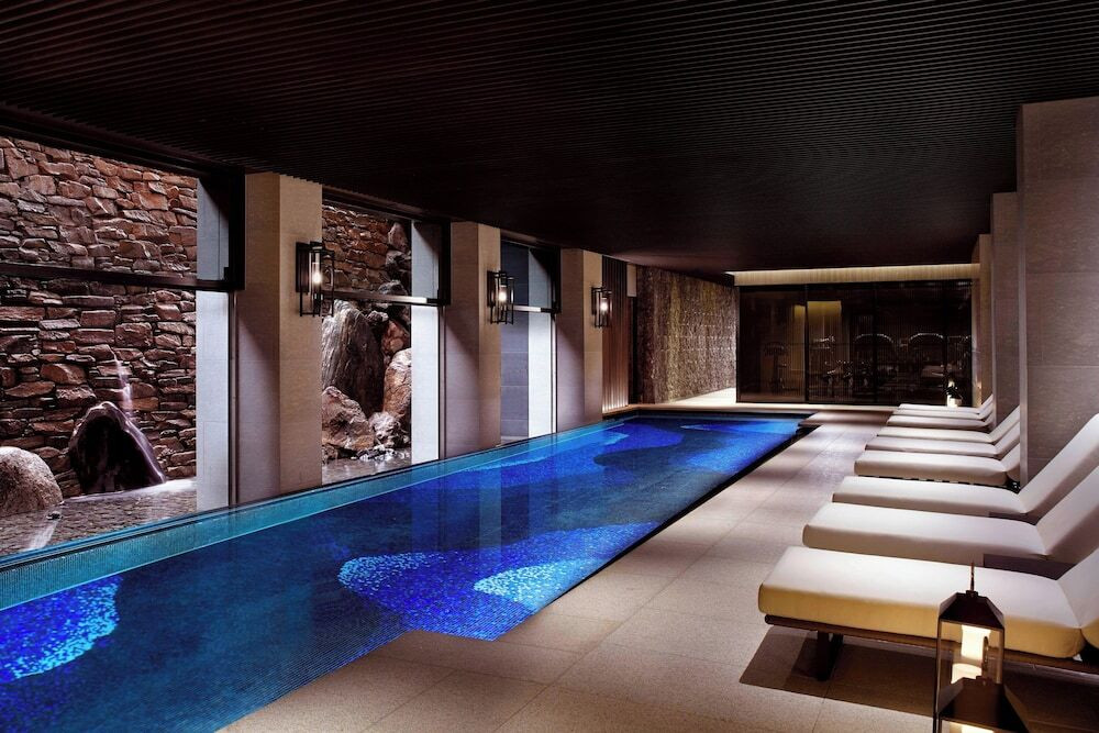 プール付きホテルで特別なホテルステイを楽しんで♩3423608