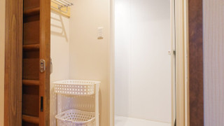 (206室) 2階 床の間4人部屋 (個室, 共用トイレ, シャワー付)