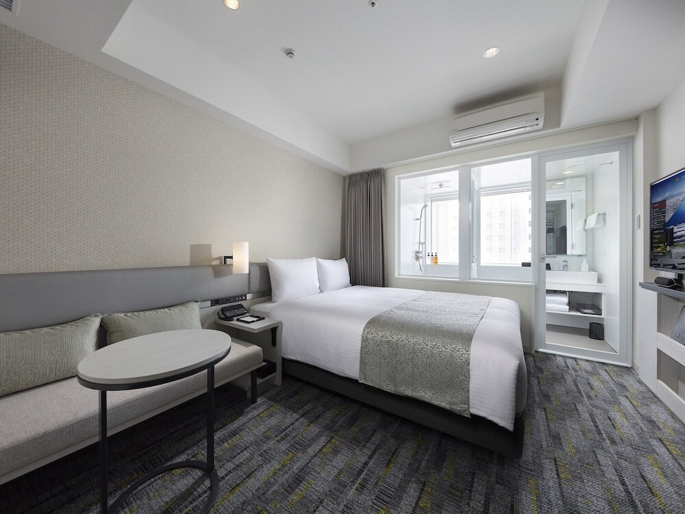 モデレートクイーン ソファ付き