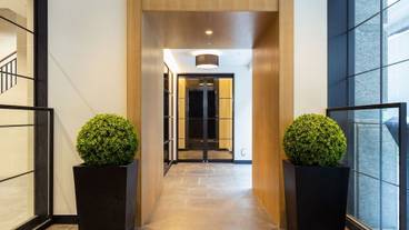 内部エントランス / 2