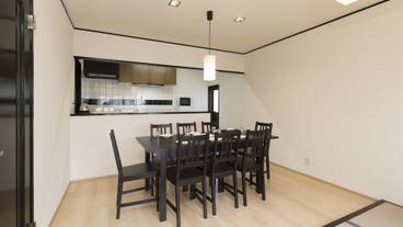 客室内のダイニングエリア / 14