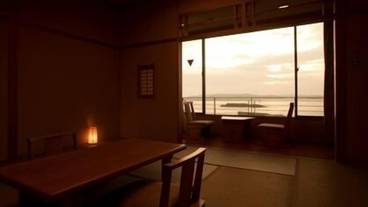 食事・飲み物 / 33