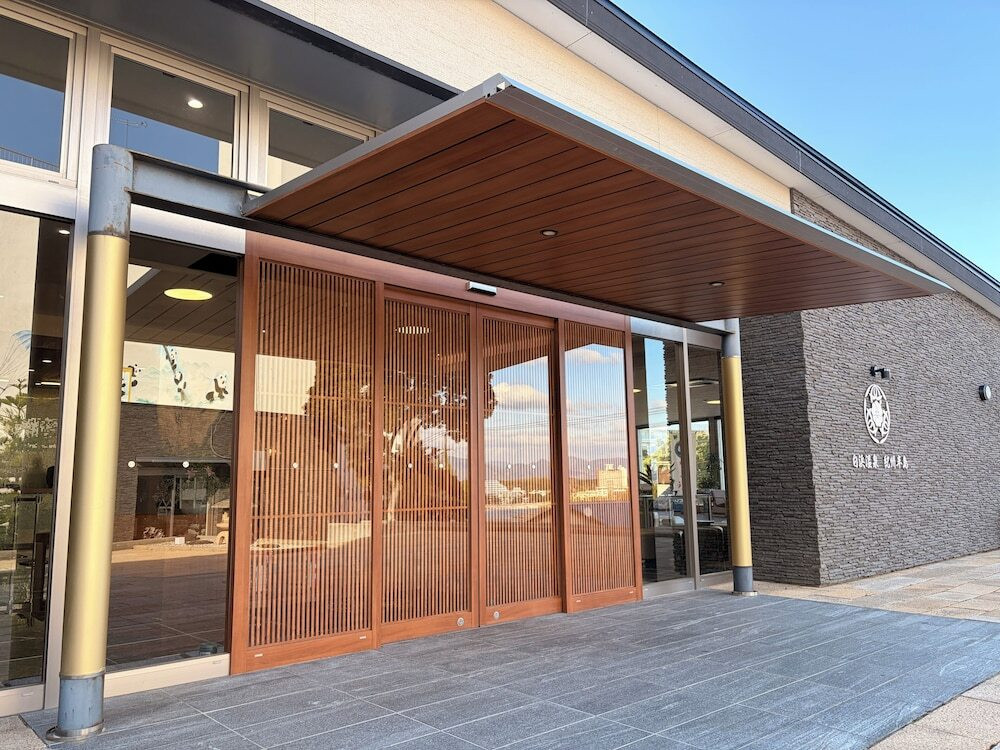 施設の正面