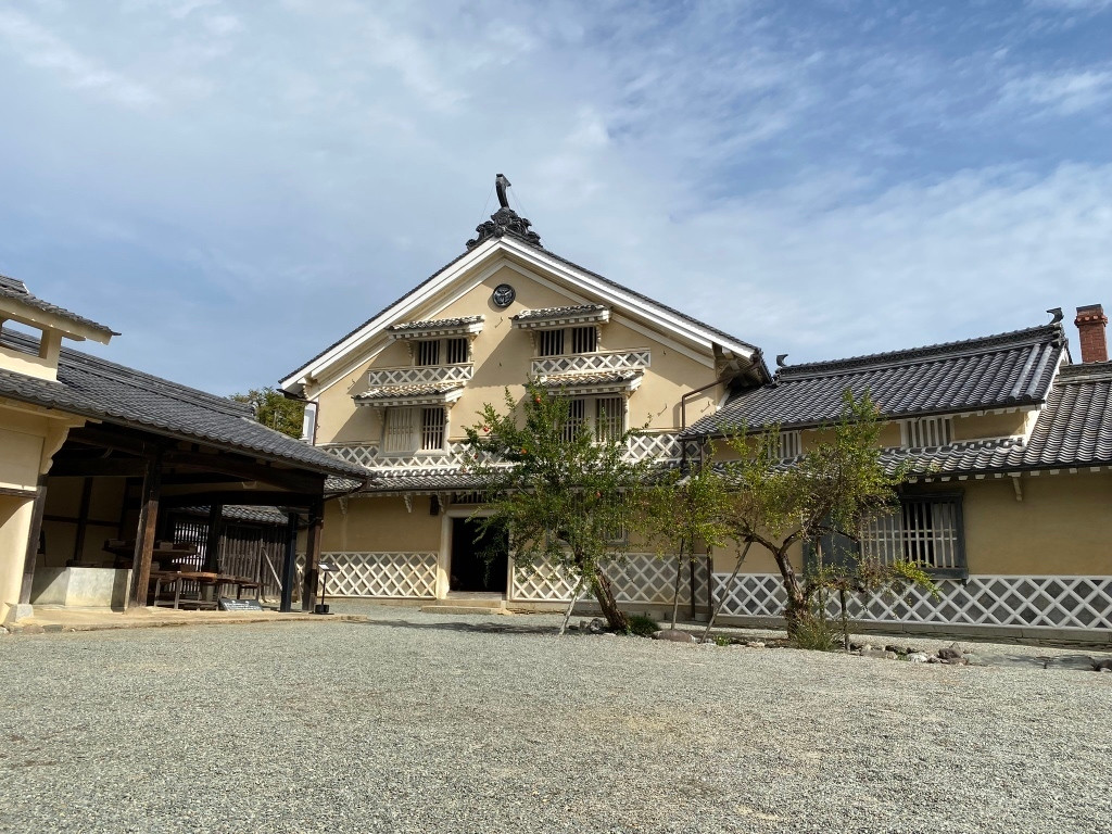 「古民家ゲストハウス&バー 内子晴れ」 外観 232470818 散策中に立ち寄った重要文化財「上芳我邸」 ヽ(´o`;