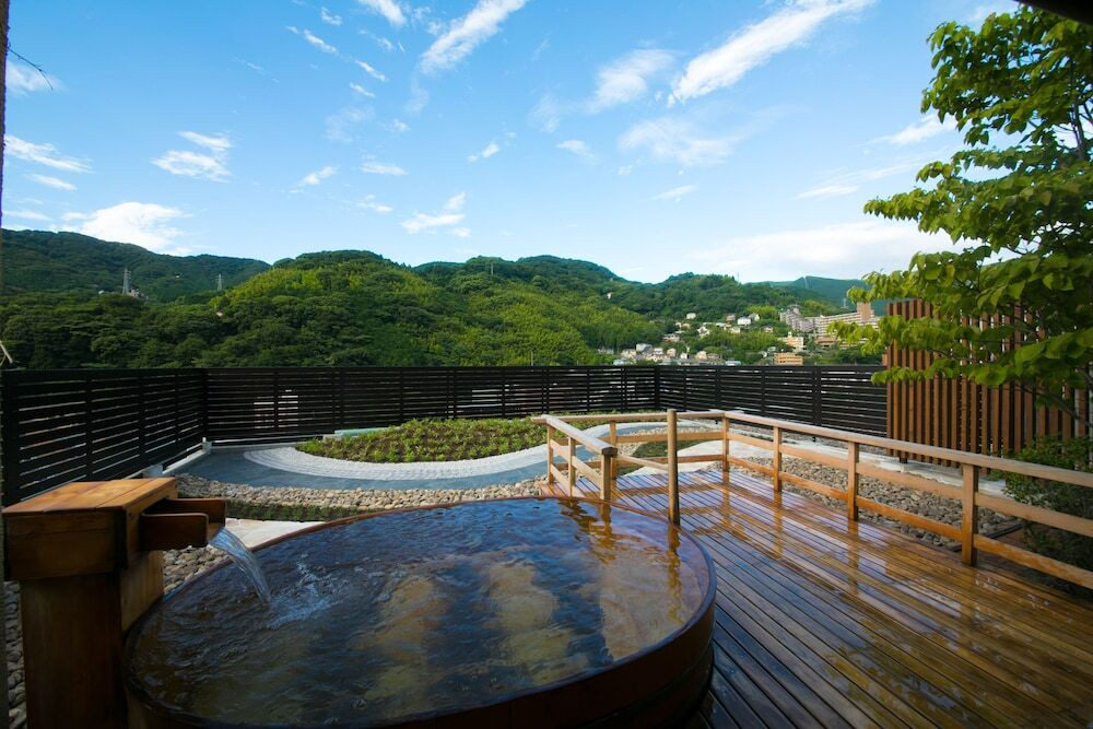 【万葉公園　渓流】