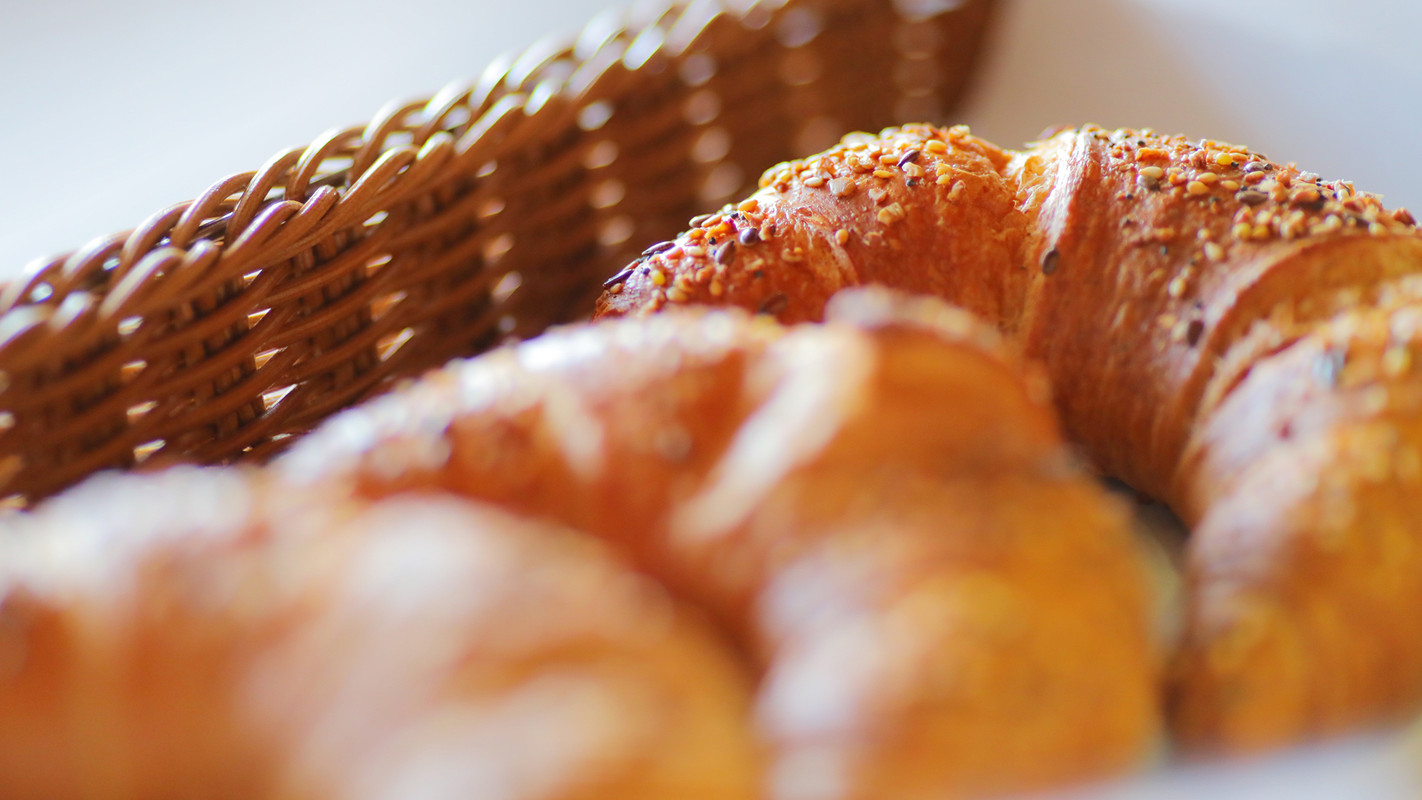 ■ Freshly baked bread ■