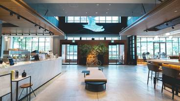 スタイリッシュなロビーラウンジ / 3