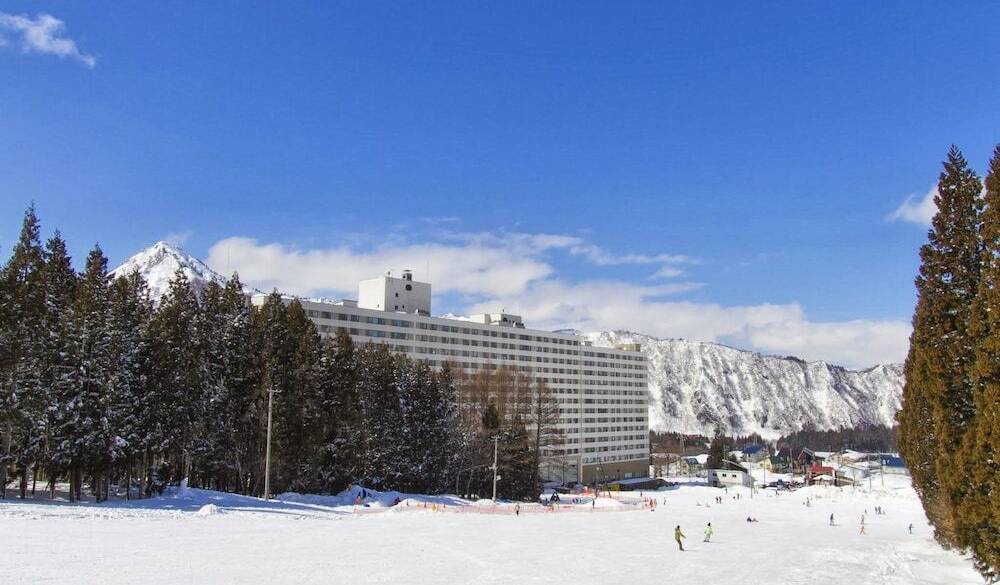 ゲレンデがホテルの目の前に！ / 2