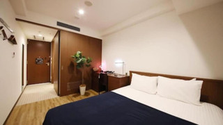 スタンダードダブルルーム ダブルベッド1台 シャワーのみ 禁煙