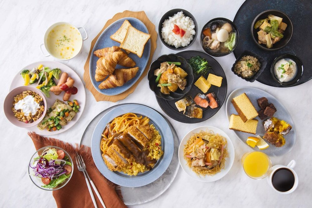 朝食ビュッフェ／ご当地料理一例