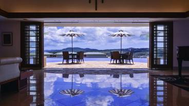 ロビーからの眺め / 2