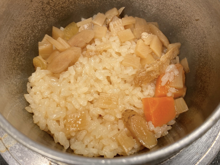 夕食 釜飯一例