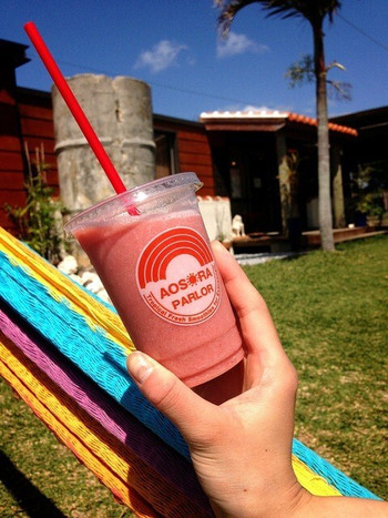 「あおぞらパーラー」 ドリンク 48205050 今話題のスーパーフードスムージー。ザクロ×ココナッツウォーター。ピンク色がかわいくて体にもいい一杯。