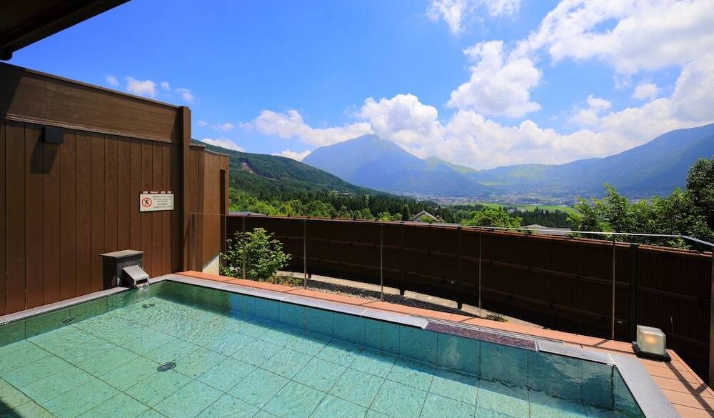 めぐみの湯 露天風呂 / 1