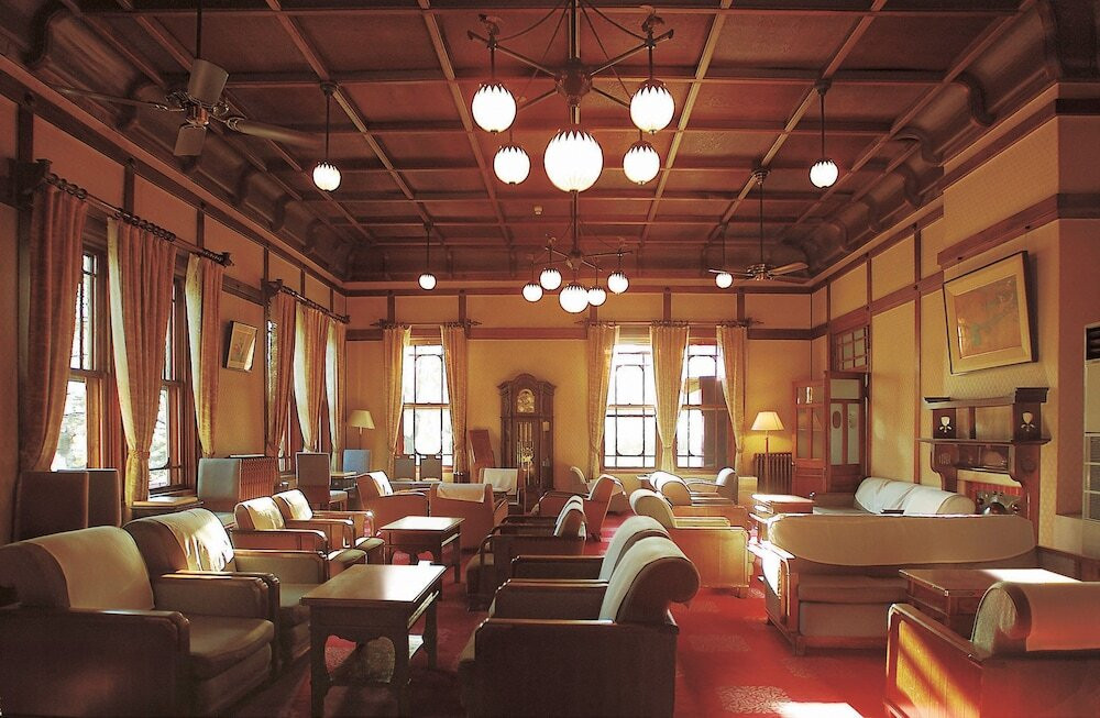 重厚な佇まいに歴史を感じるクラシカルな老舗宿3930772