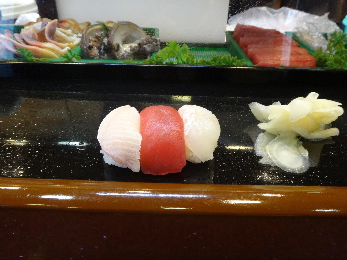 「優寿司」料理 82213 かんぱち・まぐろ・ひらめ