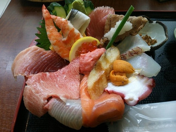 「野口鮮魚店」料理 1049449 見よ　この切りつけの豪快さ！