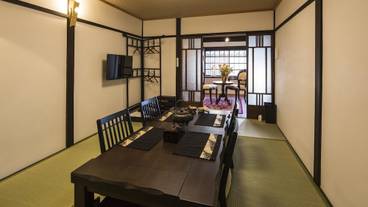 客室内のダイニングエリア / 7