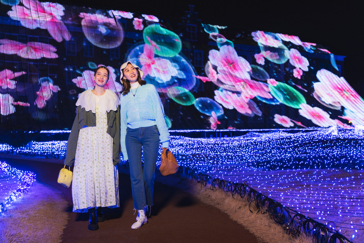 5. 夜になると現れる、きらきら輝く光の王国2606730