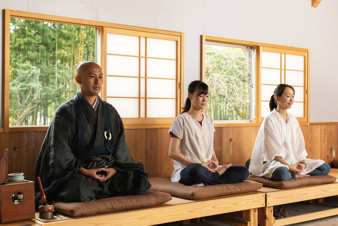 坐禅体験や写経体験で心が整うお寺ステイ3529930