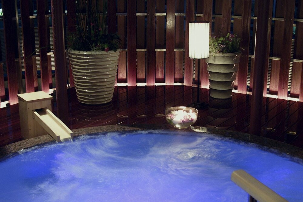 女湯展望露天風呂「はちきんの湯」