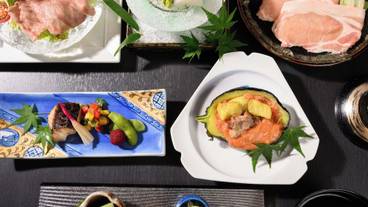 食事・飲み物 / 3