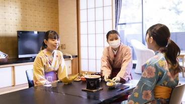 旅館のお食事処 / 19